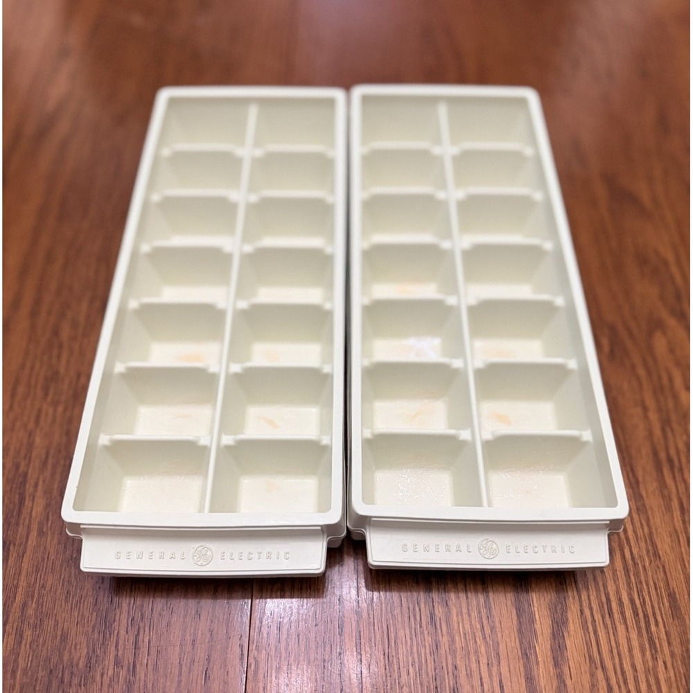 VINTAGE (SET OF 2) General Electric GE Ice Cube Trays Stacking Beige Plastic